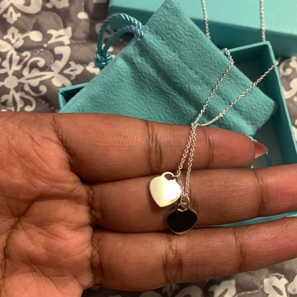 TRADED                                 Tiffany Double Pink Heart in Silver, Mini - Picture 2 of 7